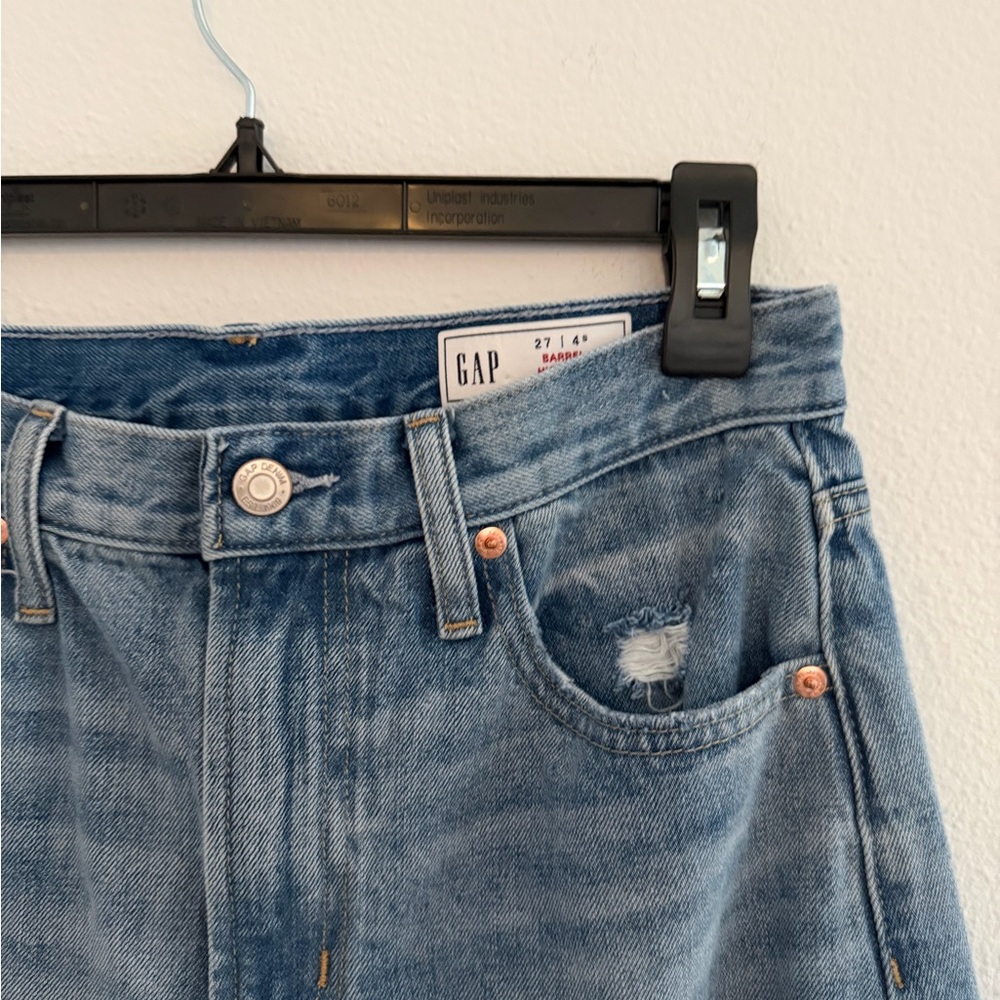 GAP Women Size 27/4 Petite Barrel High Rise Jeans Light Indigo Destroy EUC - Picture 9 of 15